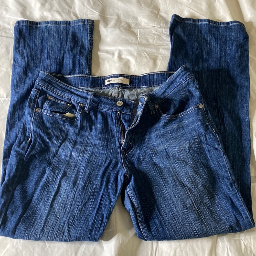 Levi Strauss & Co. 518 Super low woman’s jeans. W30 L30